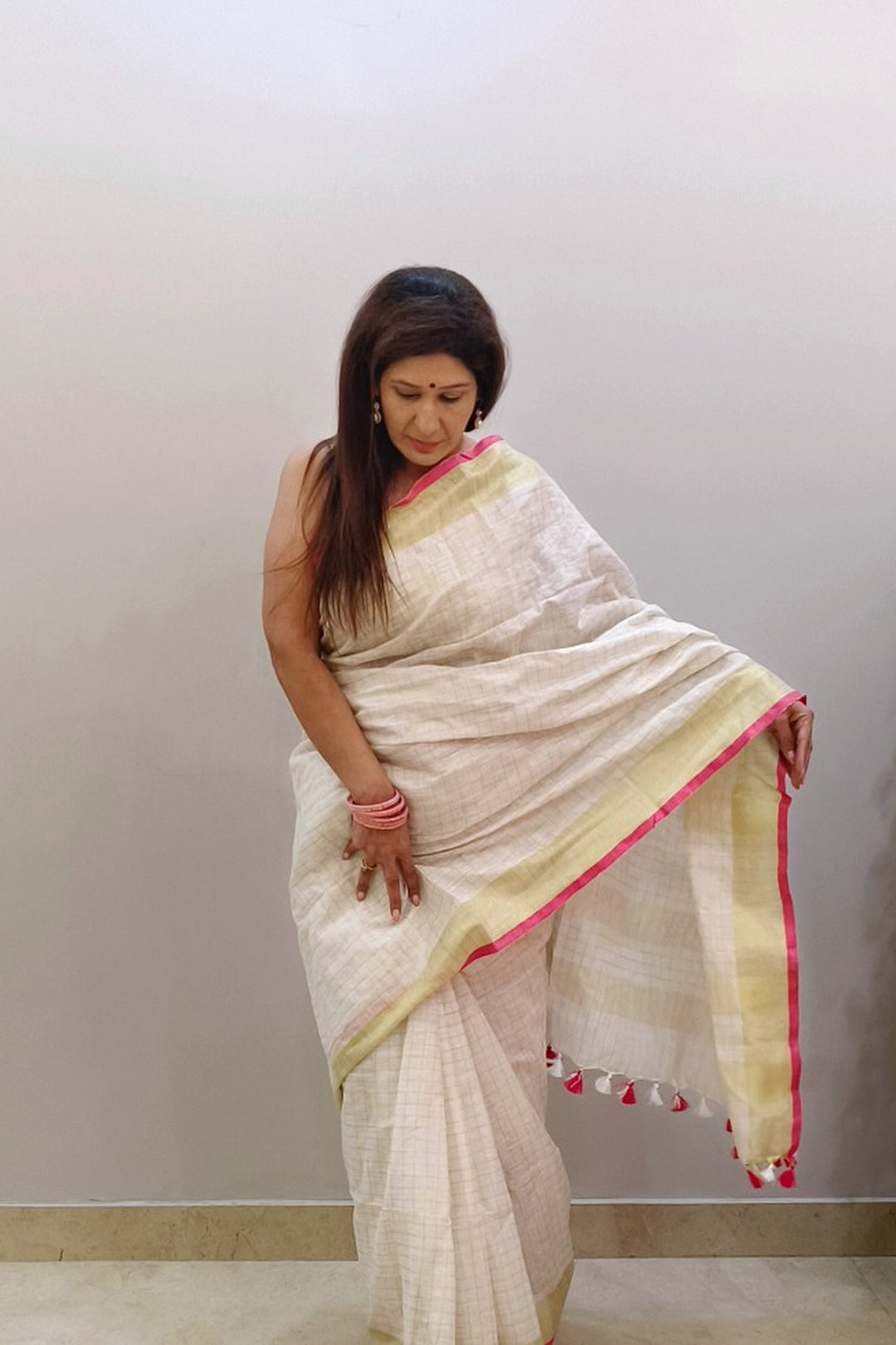 One Meher Linen Saree