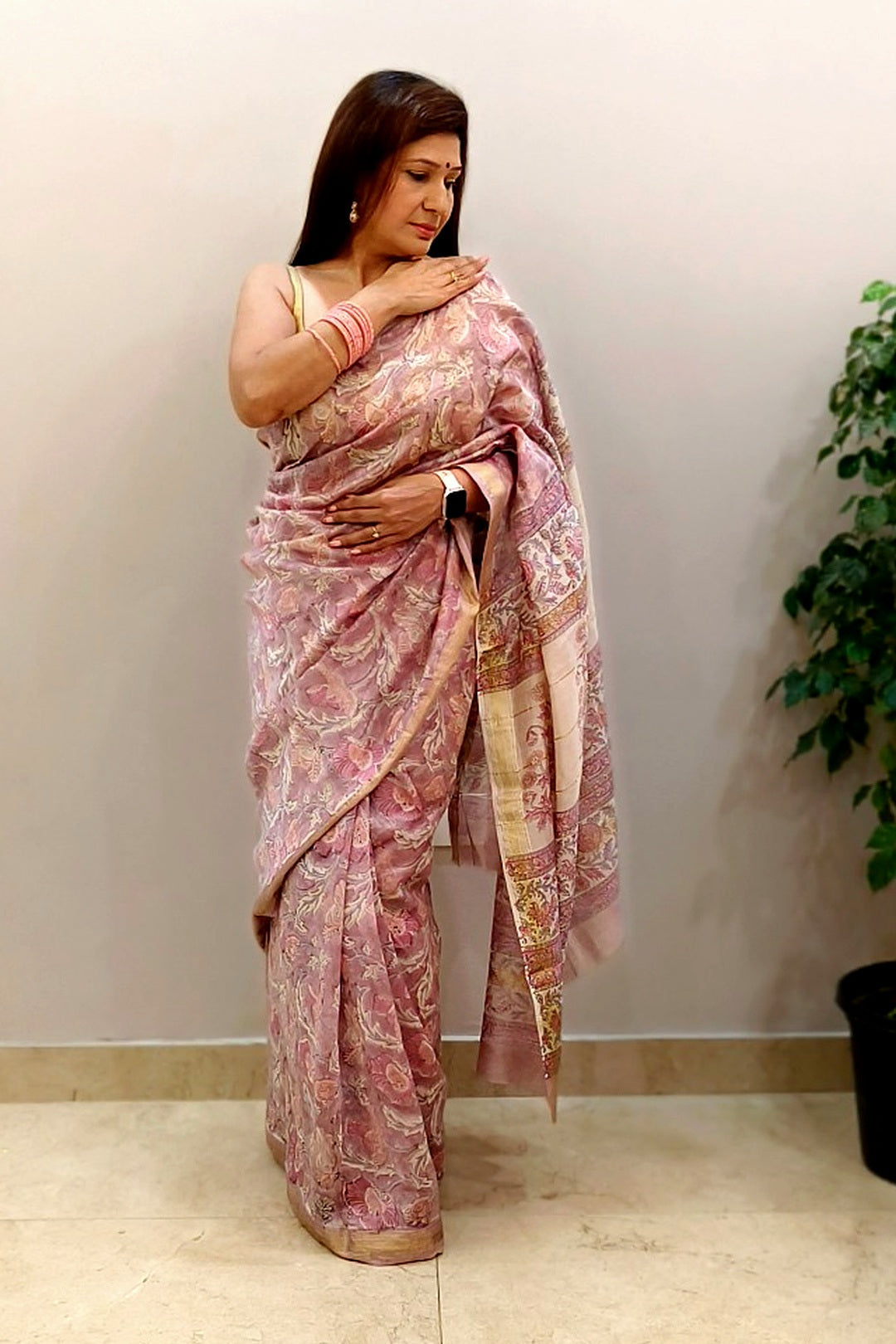 Gulabi Mehek Maheshwari Saree