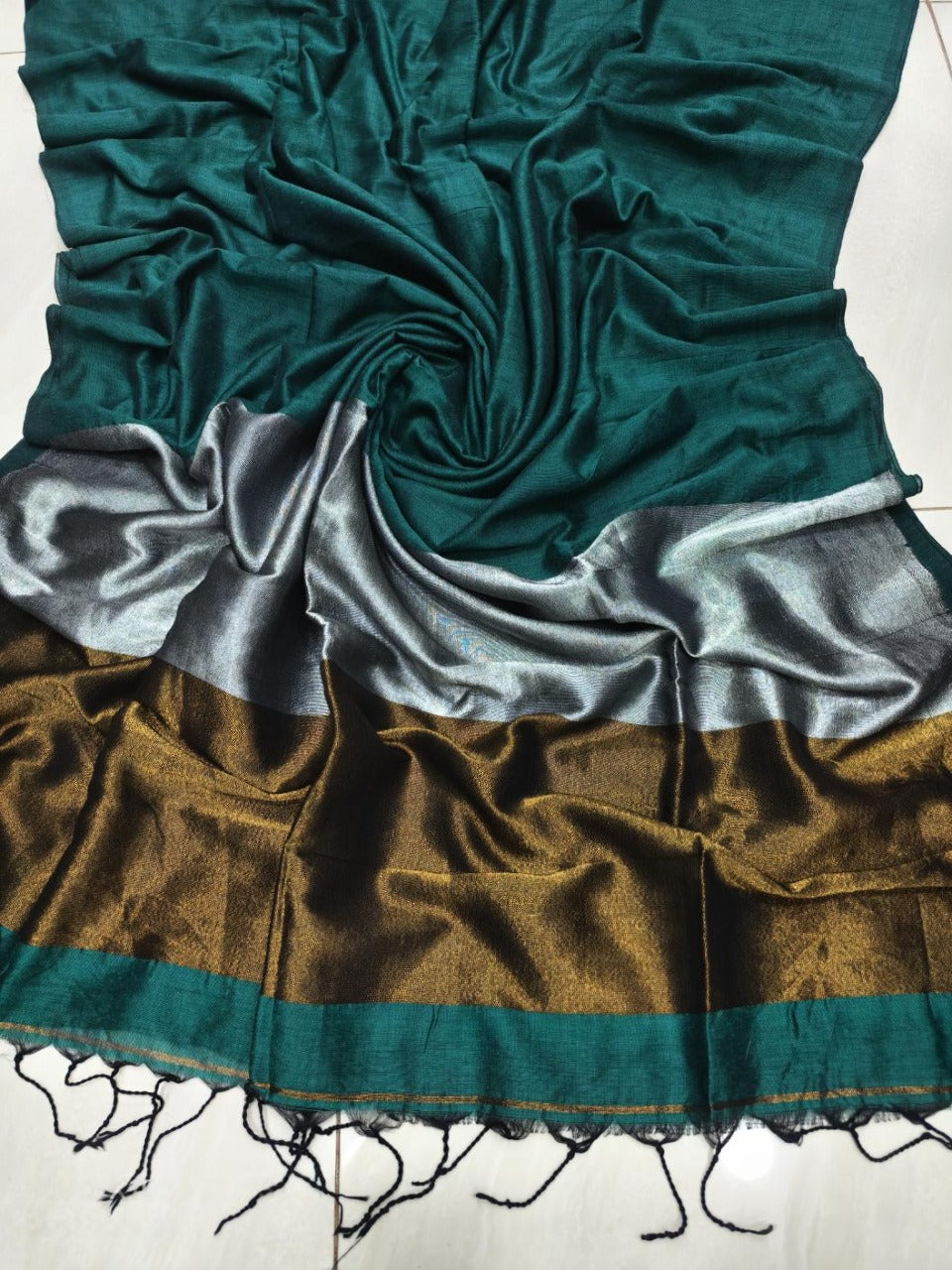 Emerald Glow Elegance Khadi Cotton Saree
